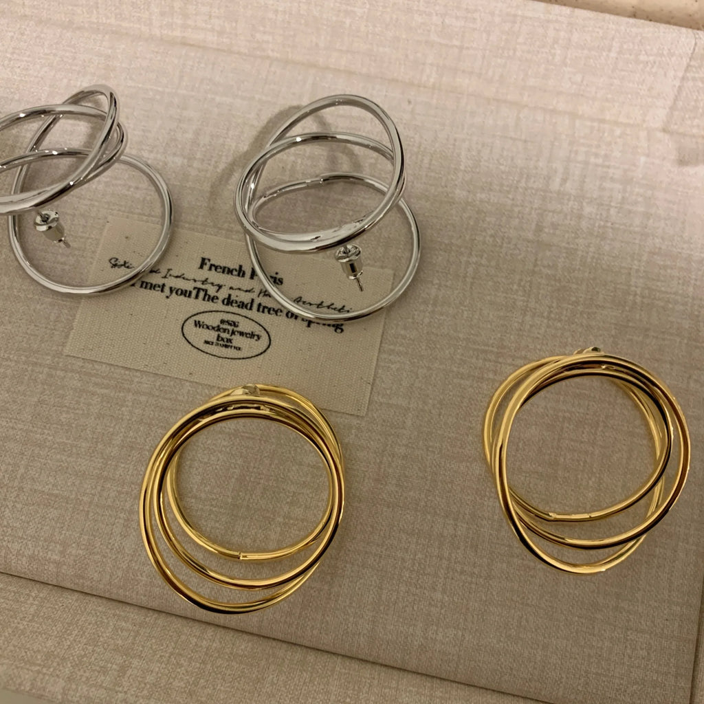 HUANZHI Irregular Circle Wrapping Lines Earrings for Women Girls Hollow Smooth Metal Fashion Jewelry Gifts  New