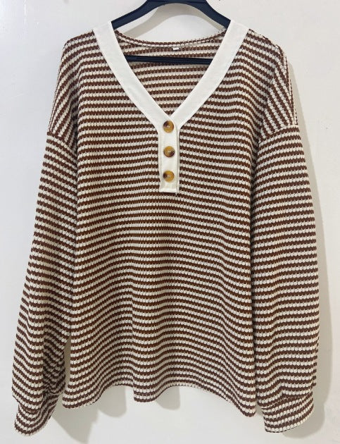 V-neck button top long sleeved color blocked T-shirt