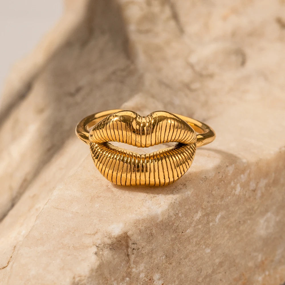 Trendy Stainless Steel Lip Design Finger Rings Gold Color Ring Plated Occident Jewelry Women Gift