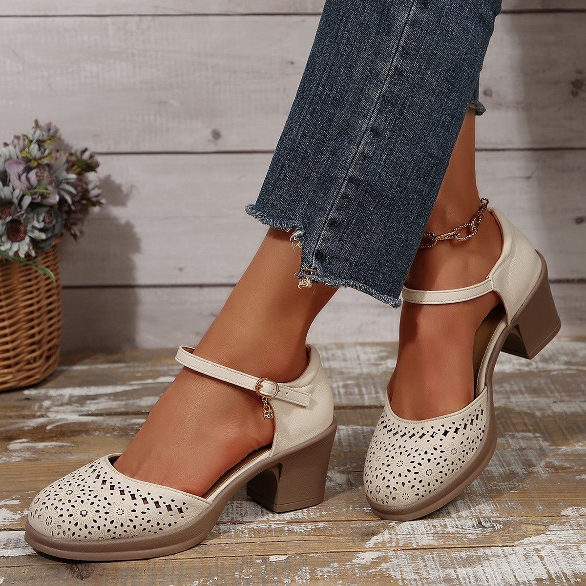 Retro versatile sandals with hollowed out mid heeled toe caps single button shoes for women