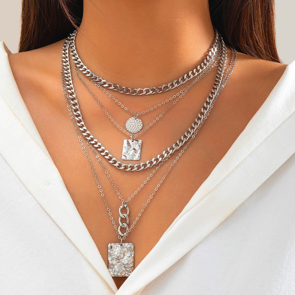 Ins personality niche metal chain layered necklace with sweet and cool snake skin pattern geometric pendant necklace for women
