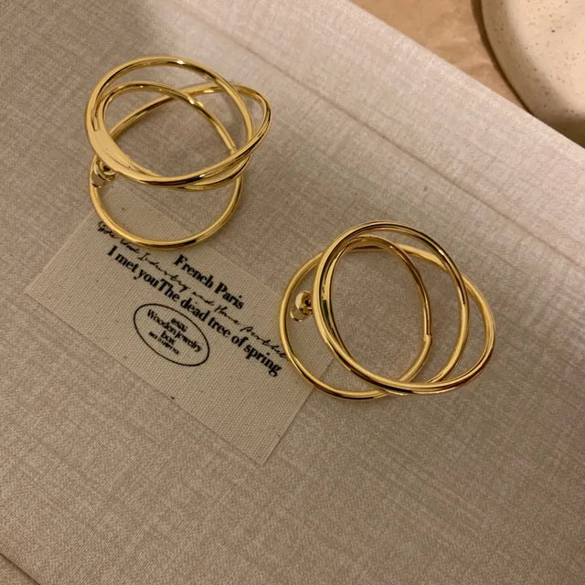 HUANZHI Irregular Circle Wrapping Lines Earrings for Women Girls Hollow Smooth Metal Fashion Jewelry Gifts  New