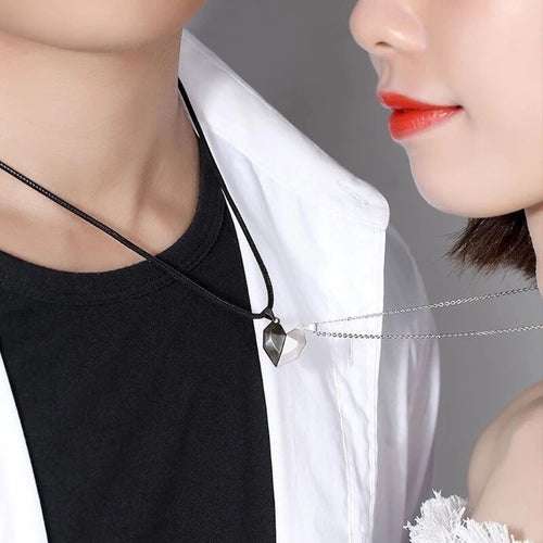 2Pcs Magnetic Couple Necklace Lovers Heart Pendant Distance Faceted Charm Necklace Women Valentine's Day Gift 2021